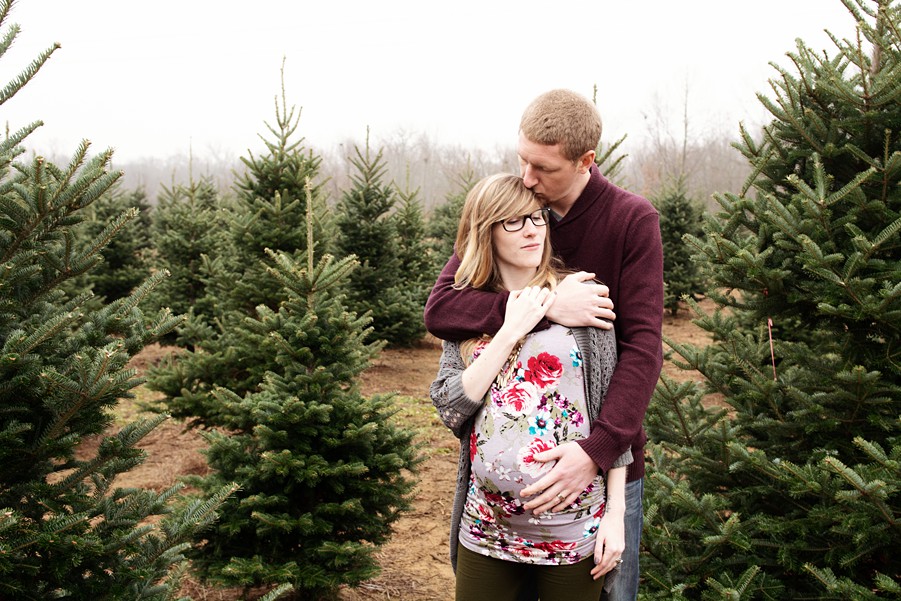 maternity photo at christmas tree farm, holiday photography
