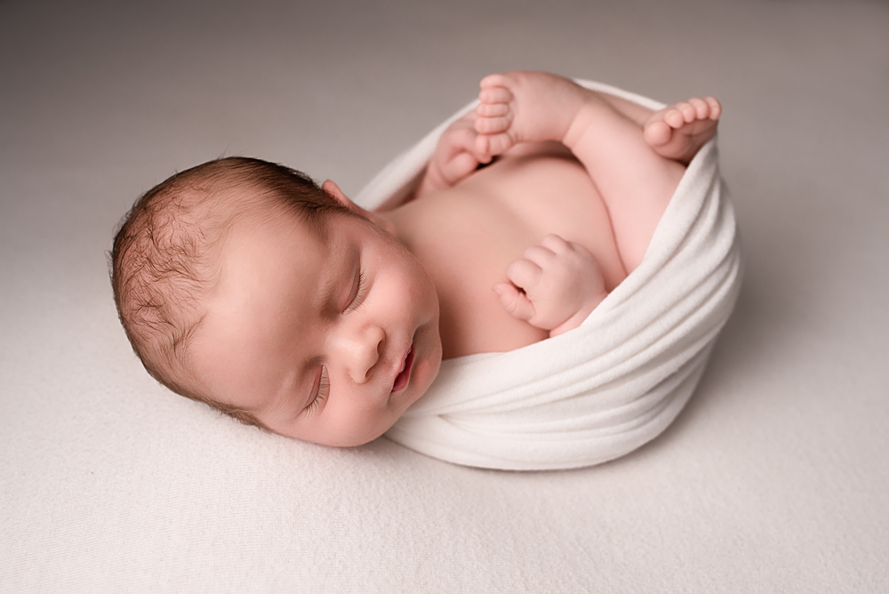 Newborn Session Prep Guide: What To Expect