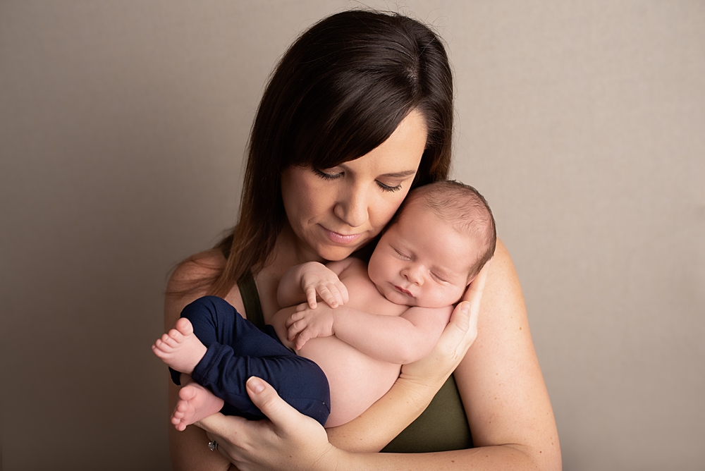 Newborn Poses with Mom